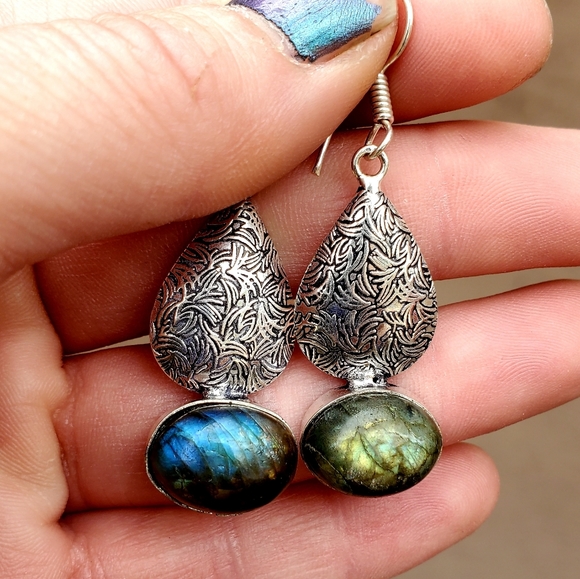 New Labradorite Silver Earrings. - Picture 5 of 13